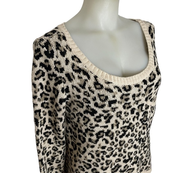 Cheetah hi low Sweater 🧡 - Picture 4 of 11